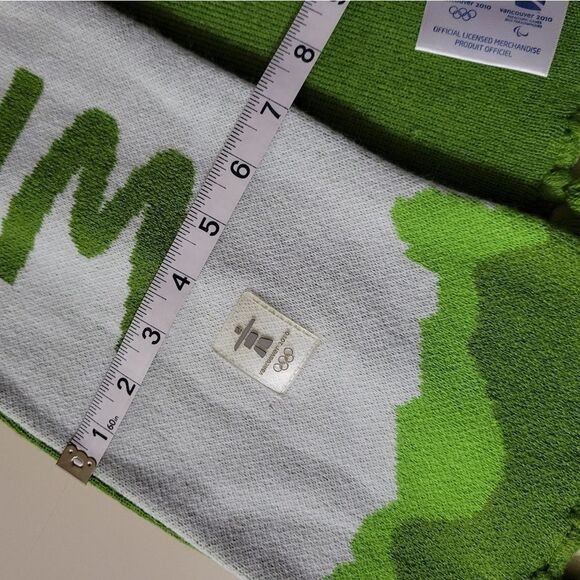 Vancouver 2010 Olympic Scarf - Picture 6 of 8